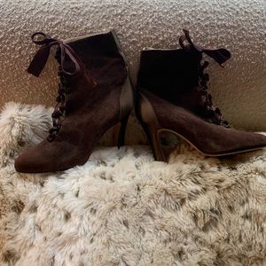 Women’s ankle booties. Brown suede YSL